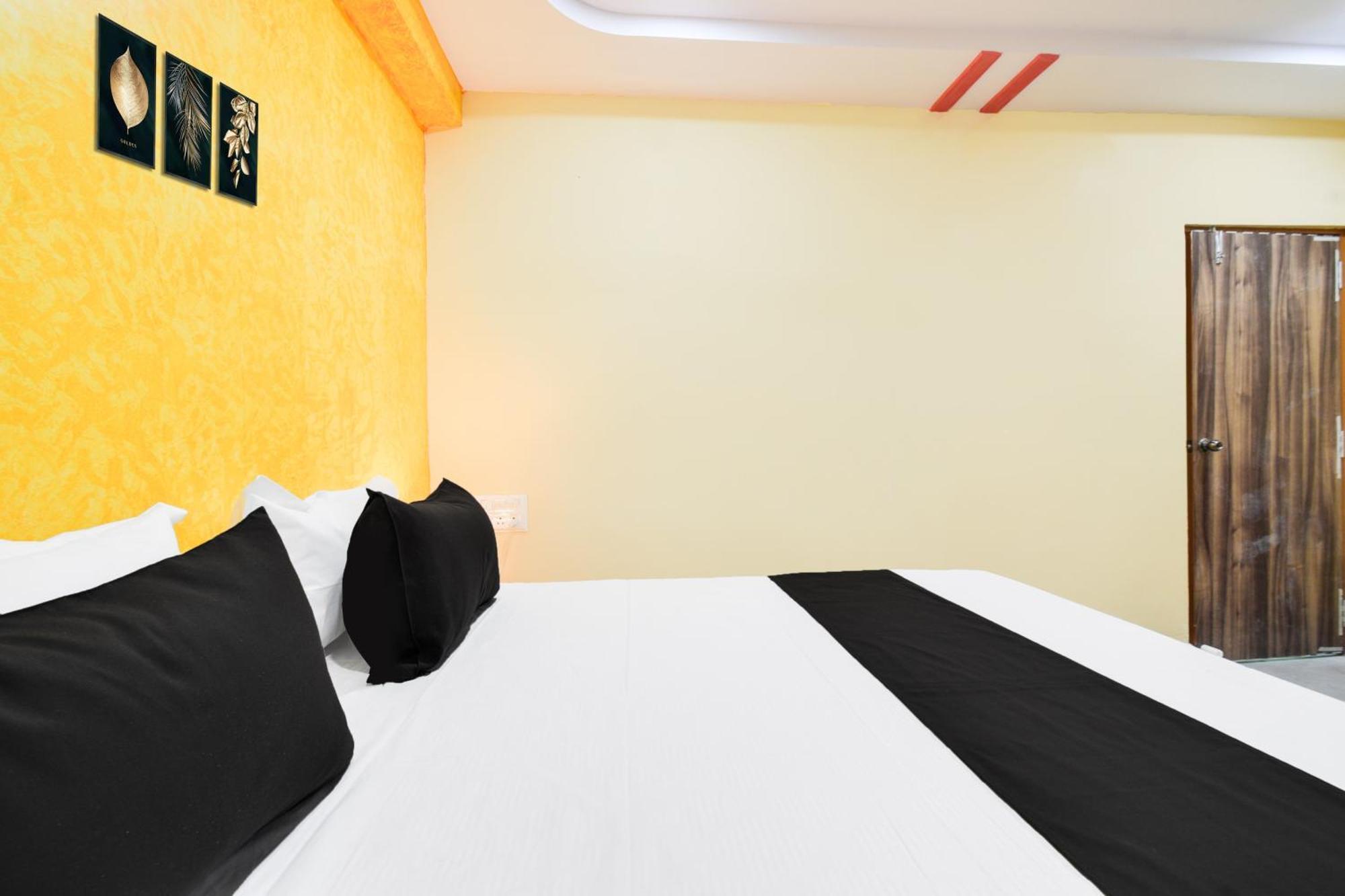 Hotel O Lucky Grand Хидерабад Екстериор снимка