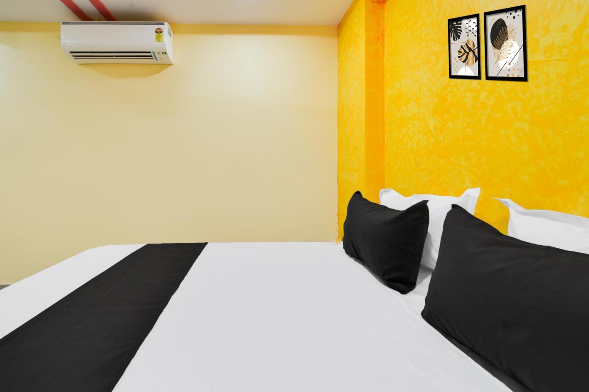 Hotel O Lucky Grand Хидерабад Екстериор снимка